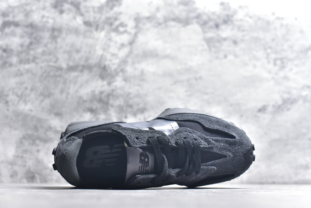 New Balance 327 Retro Low-Top Lifestyle Sneaker U327WCD
