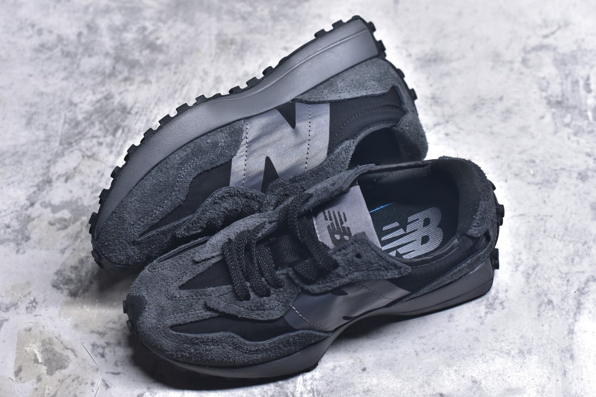 New Balance 327 Retro Low-Top Lifestyle Sneaker U327WCD