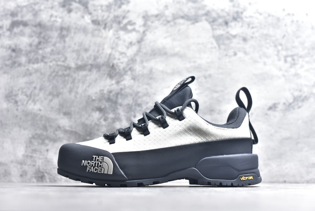 The North Face Chilkat V Cognito WP Low-Top Waterproof Outdoor Shoe NF0A817BCO0-085