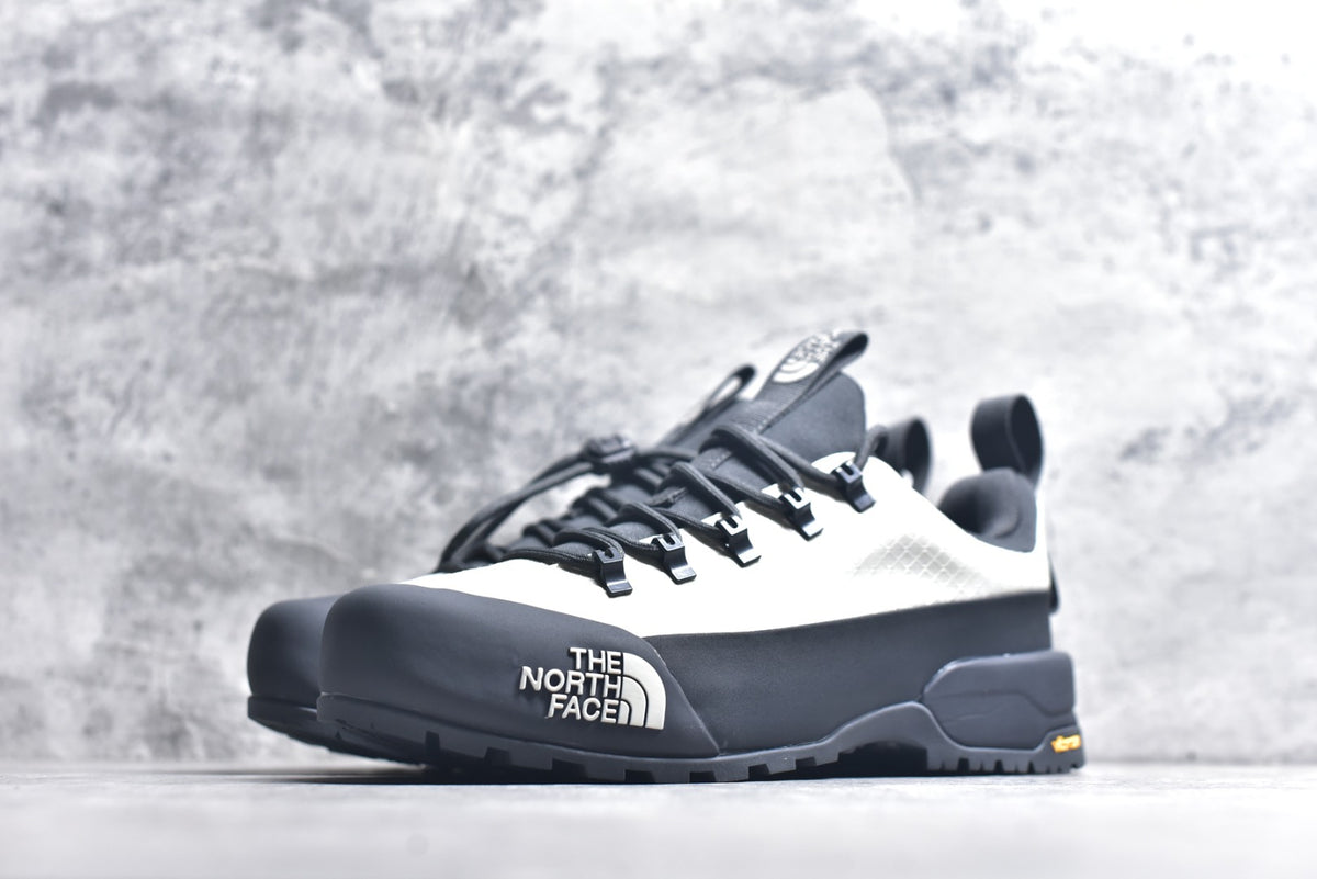 The North Face Chilkat V Cognito WP Low-Top Waterproof Outdoor Shoe NF0A817BCO0-085