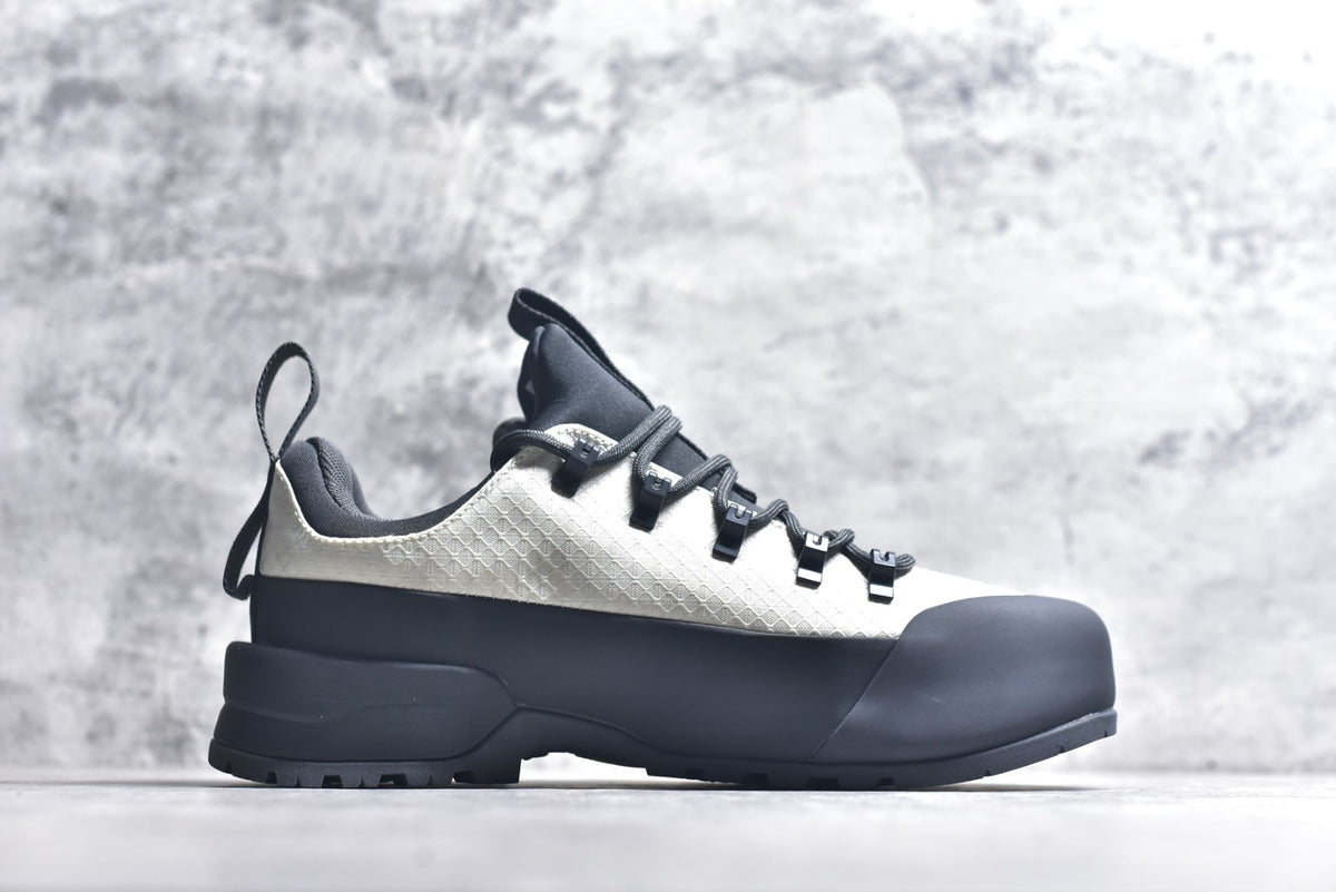 The North Face Chilkat V Cognito WP Low-Top Waterproof Outdoor Shoe NF0A817BCO0-085