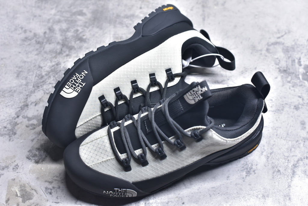 The North Face Chilkat V Cognito WP Low-Top Waterproof Outdoor Shoe NF0A817BCO0-085