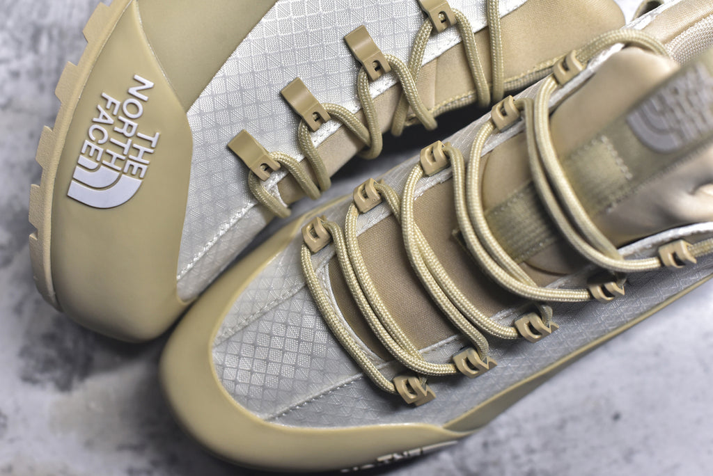 The North Face Chilkat V Cognito WP Low-Top Waterproof Outdoor Shoe NF0A817BTOB