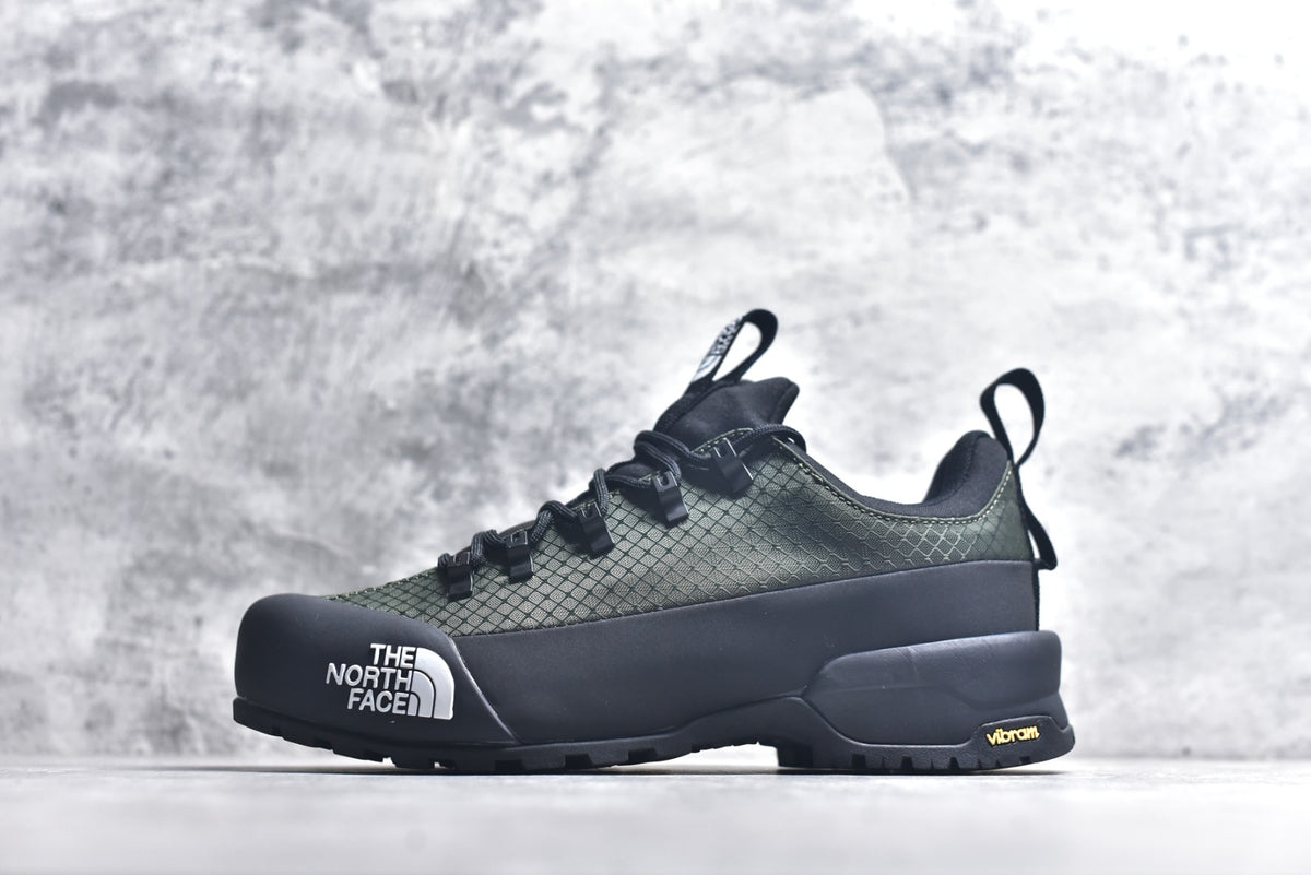 The North Face Chilkat V Cognito WP Low-Top Waterproof Outdoor Shoe NF0A817BKOW-086