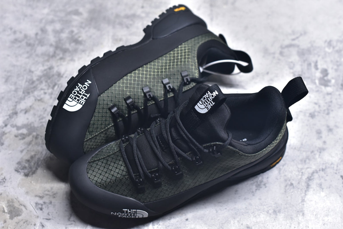 The North Face Chilkat V Cognito WP Low-Top Waterproof Outdoor Shoe NF0A817BKOW-086