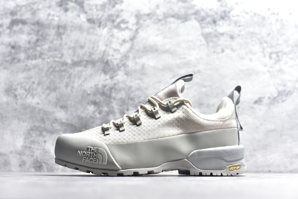 The North Face Chilkat V Cognito WP Low-Top Waterproof Outdoor Shoe NF0A817BKOW-6S4