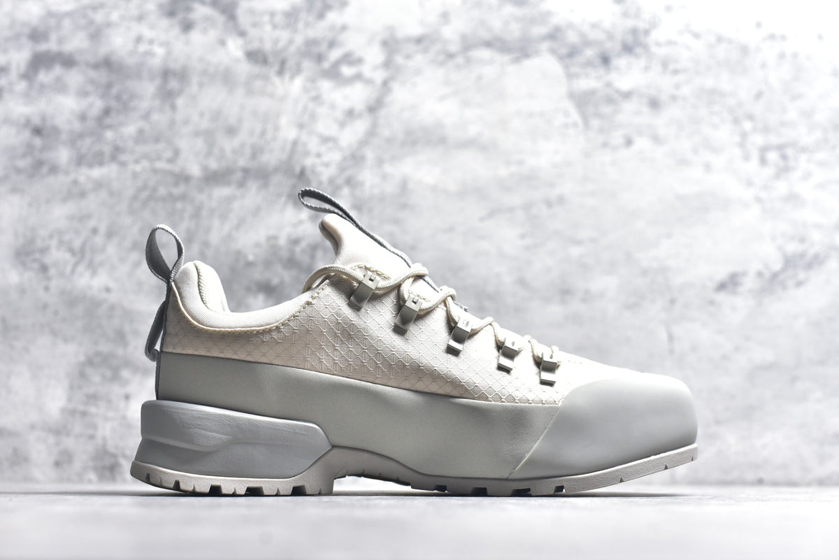 The North Face Chilkat V Cognito WP Low-Top Waterproof Outdoor Shoe NF0A817BKOW-6S4