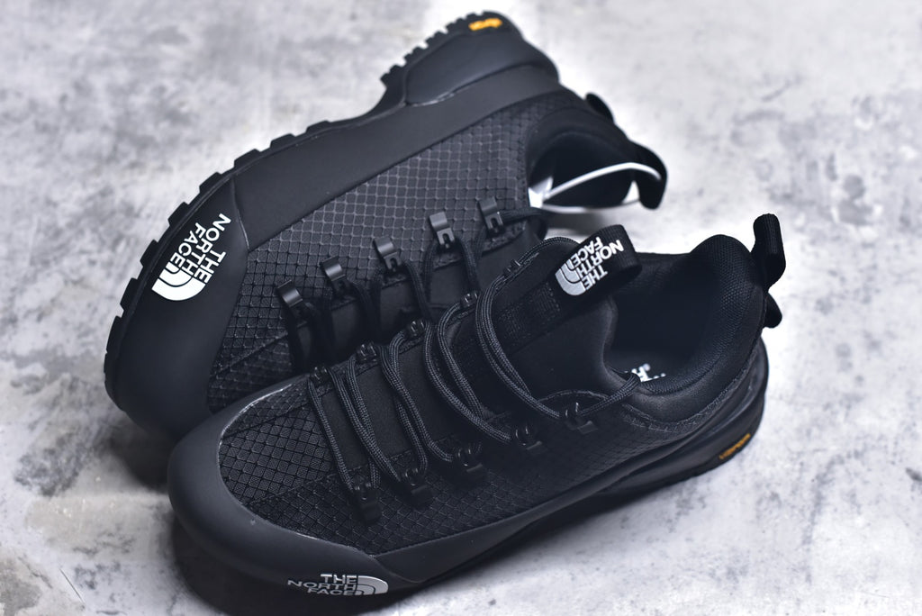 The North Face Chilkat V Cognito WP Low-Top Waterproof Outdoor Shoe NF0A817BKX7-085