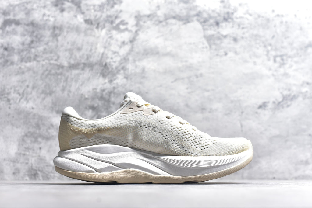 Hoka One One Rincon 4 Low-Top Running Shoe 1155130-ARK