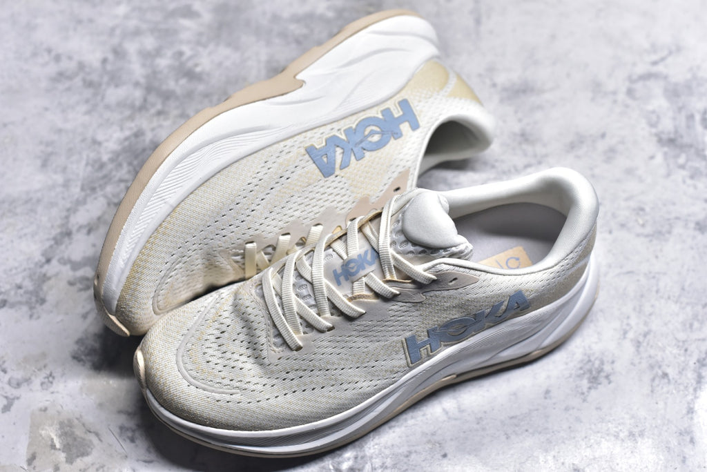 Hoka One One Rincon 4 Low-Top Running Shoe 1155130-ARK