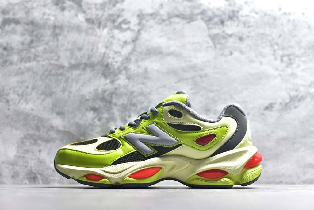 New Balance 983 | Retro Casual Running Shoe