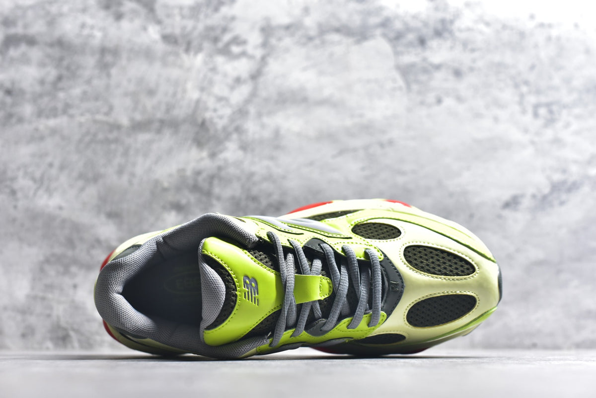 New Balance 983 | Retro Casual Running Shoe
