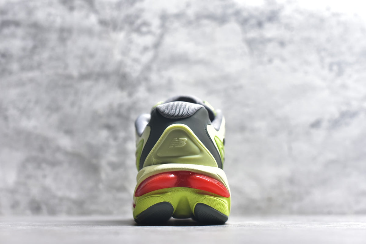 New Balance 983 | Retro Casual Running Shoe