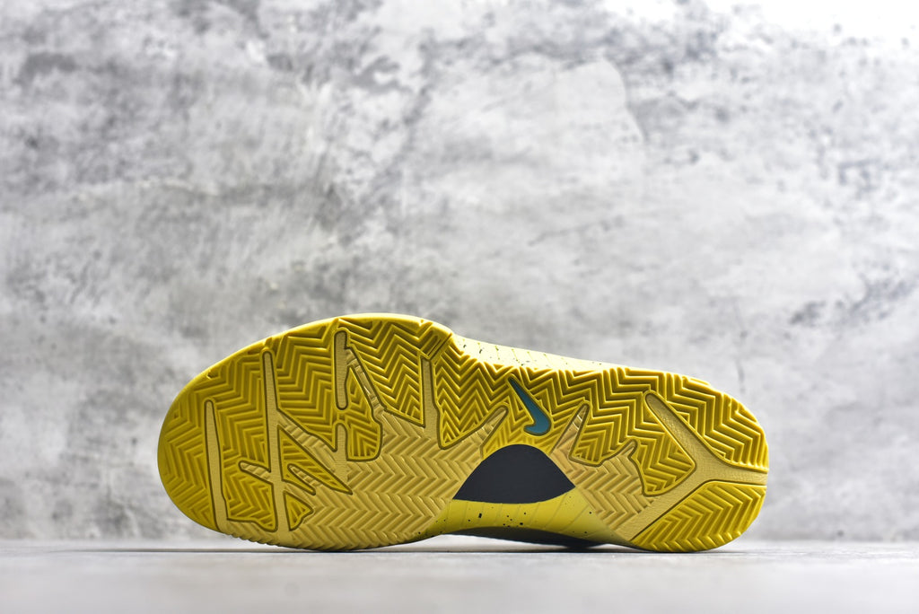 Nike Zoom Kobe 4 | Low-Top Performance Basketball Shoe – Yellow/Gold (IH0587-700)