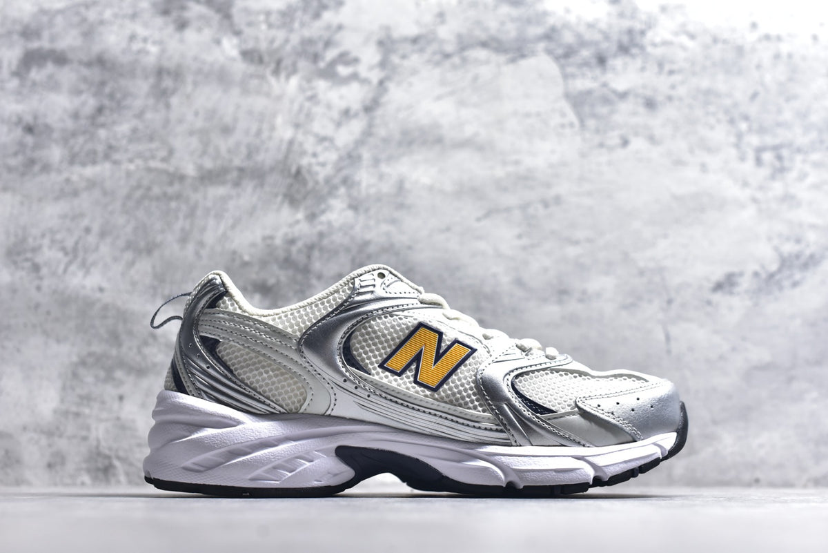 New Balance 530 | Retro Casual Running Shoe (MR530153)