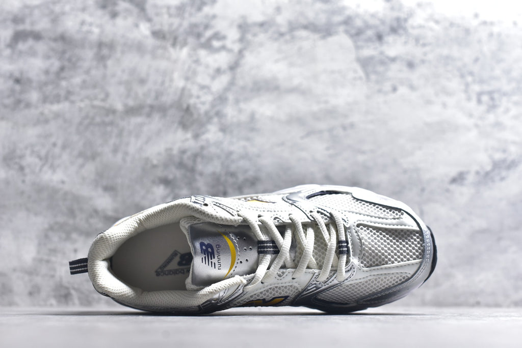 New Balance 530 | Retro Casual Running Shoe (MR530153)