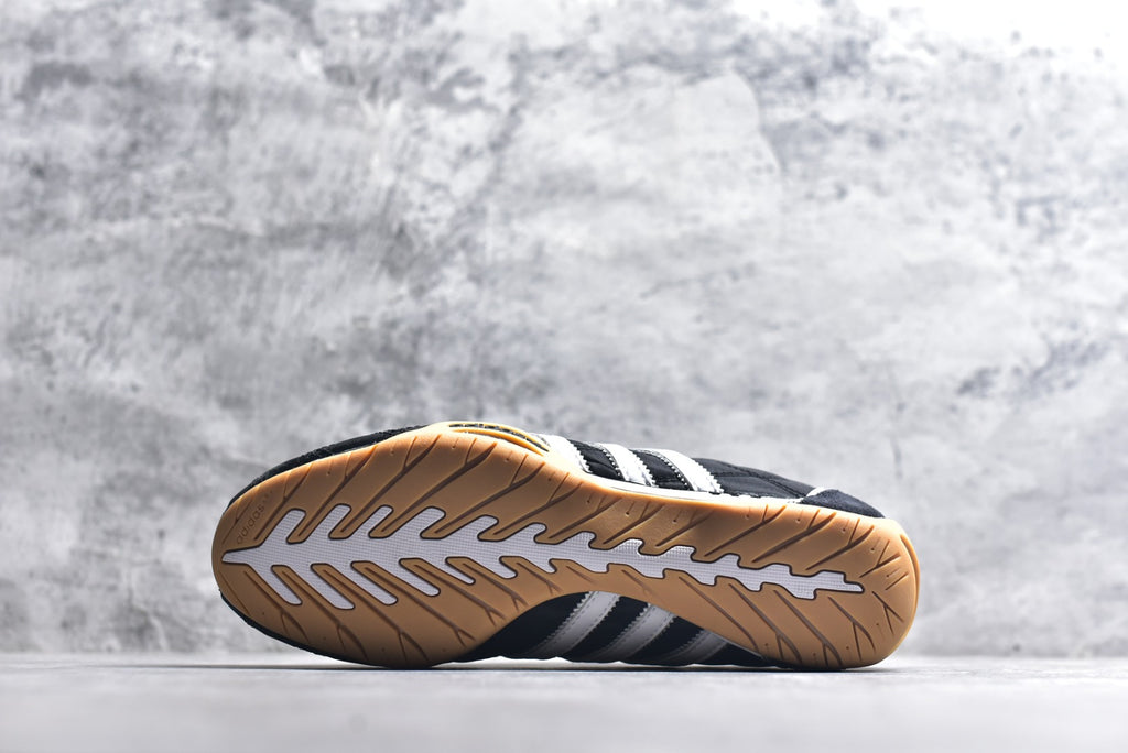 Adidas Originals Adiracer Lo | Retro Casual Running Shoe – Non-Slip (JQ5757)