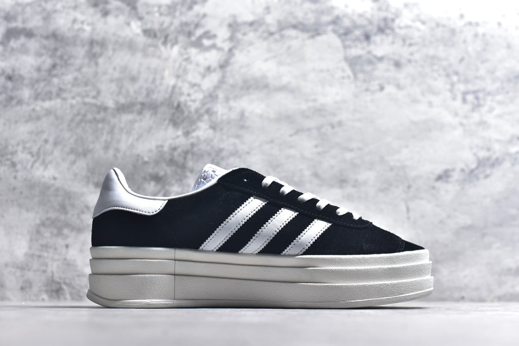 Adidas Originals Samba OG | Retro Classic Lightweight Low-Top Skate Shoe (HQ6912)