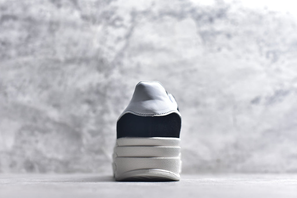 Adidas Originals Samba OG | Retro Classic Lightweight Low-Top Skate Shoe (HQ6912)