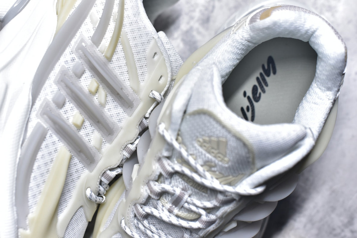 Adidas Originals Adistar Jellyfish | Retro Cushioned Non-Slip Running Shoe (KH6730)