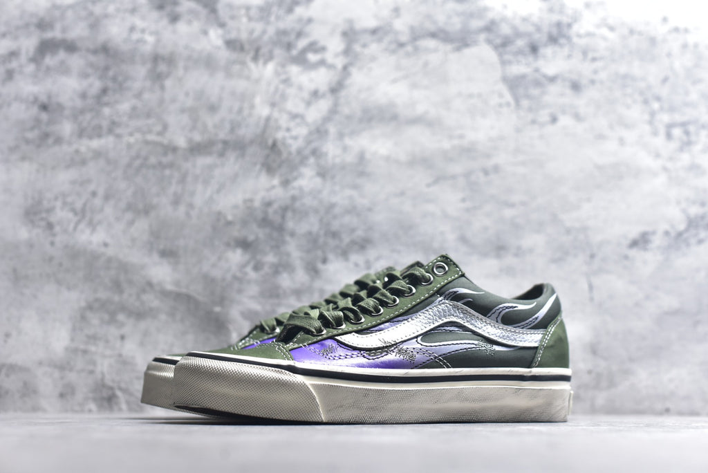 Vans Old Skool | Flame Series Low-Top Casual Skate Shoe (VN000D9RGRK)