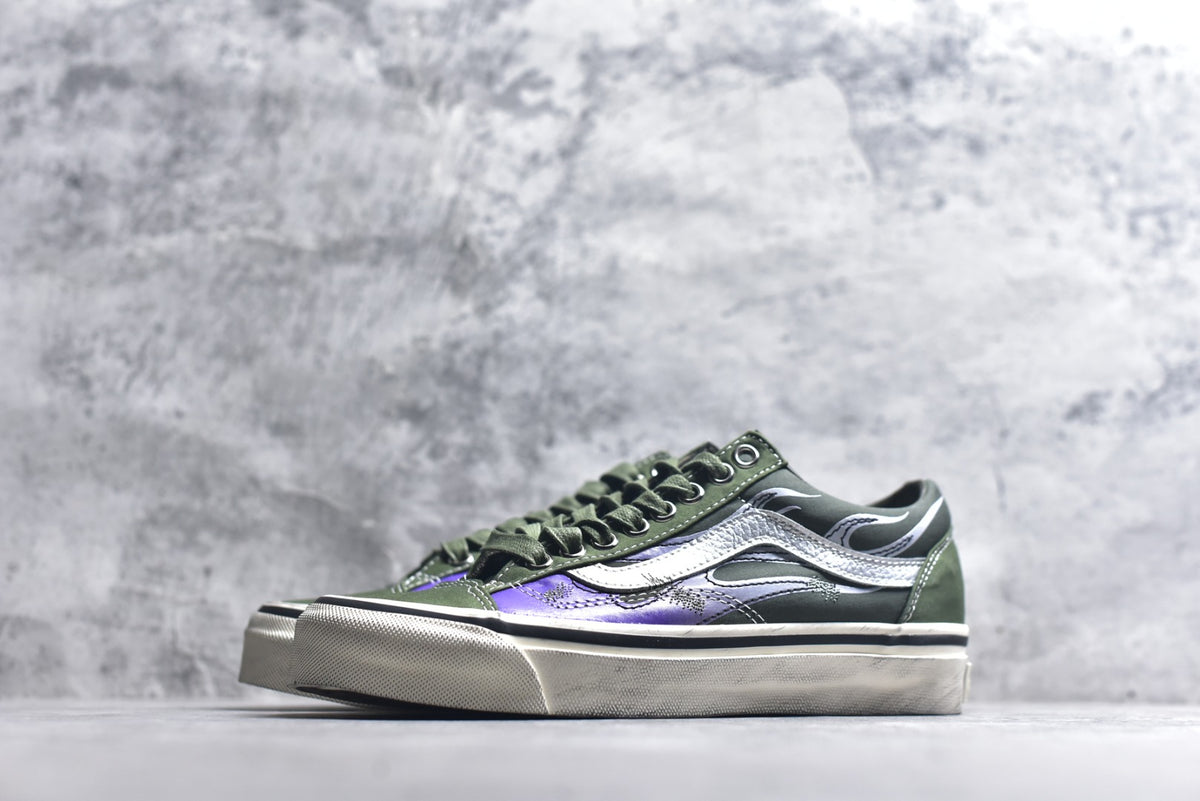 Vans Old Skool | Flame Series Low-Top Casual Skate Shoe (VN000D9RGRK)