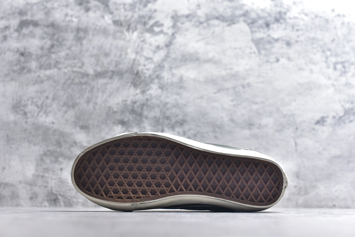 Vans Old Skool | Flame Series Low-Top Casual Skate Shoe (VN000D9RGRK)