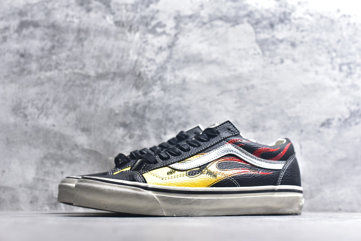 Vans Old Skool | Flame Series Low-Top Casual Skate Shoe (VN000D9RCJK)