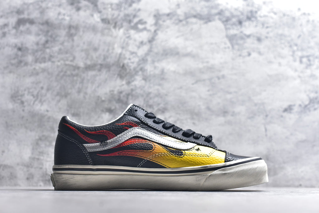 Vans Old Skool | Flame Series Low-Top Casual Skate Shoe (VN000D9RCJK)