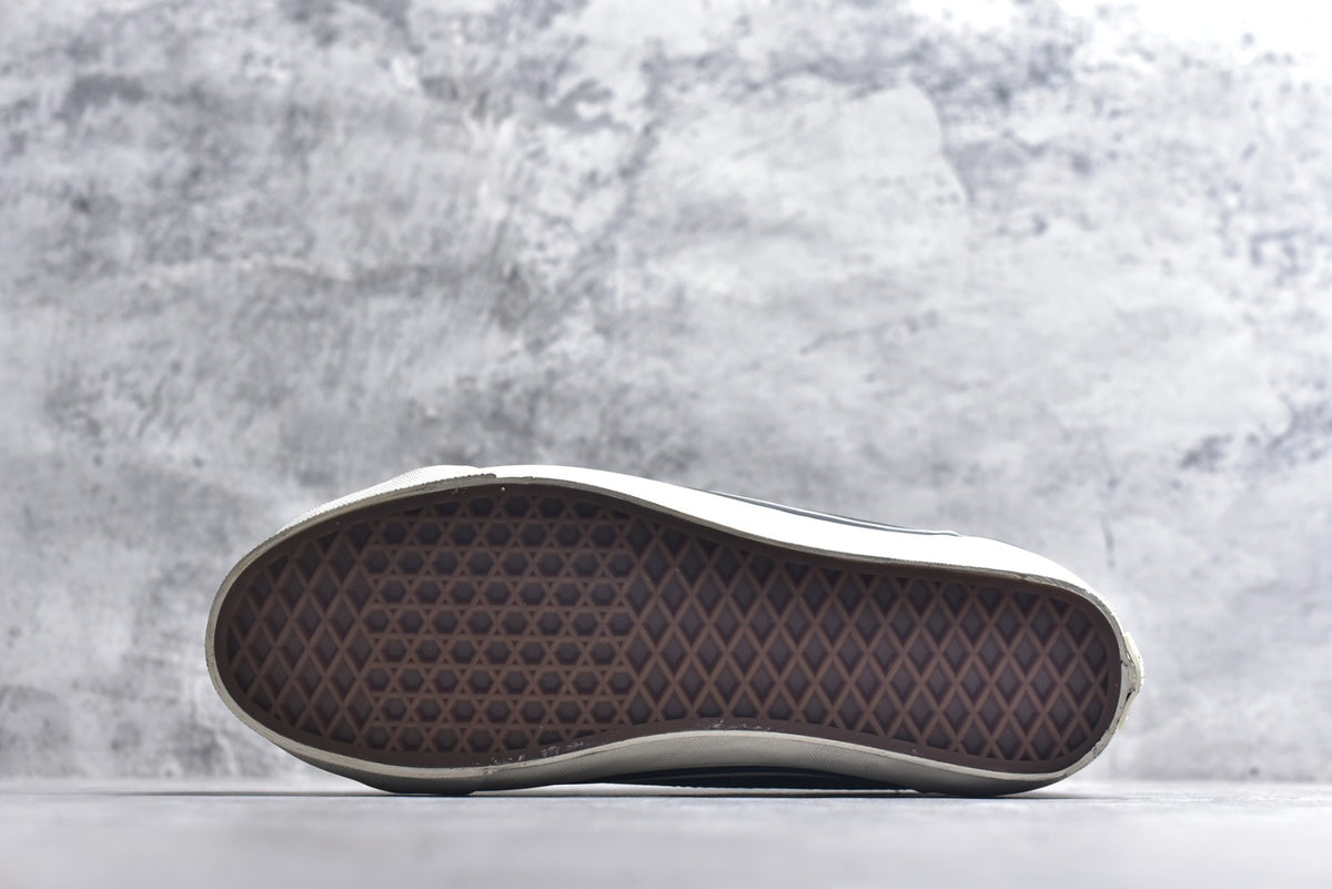 Vans Old Skool | Flame Series Low-Top Casual Skate Shoe (VN000D9RCJK)