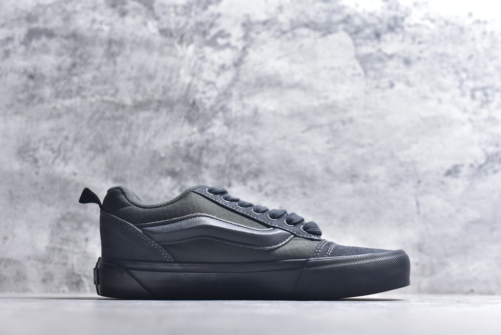 Vans Knu Skool Cordura | Low-Top Skate Shoe – Black/Grey (VN000EE6O79)