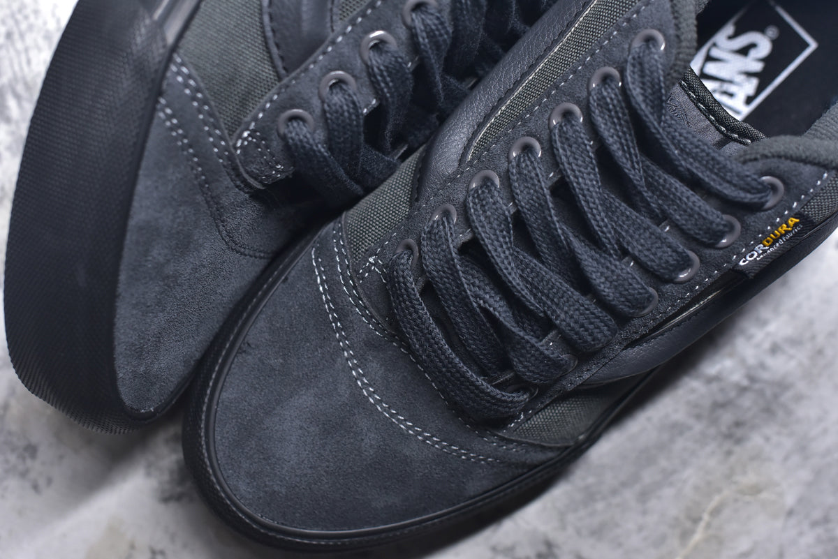 Vans Knu Skool Cordura | Low-Top Skate Shoe – Black/Grey (VN000EE6O79)