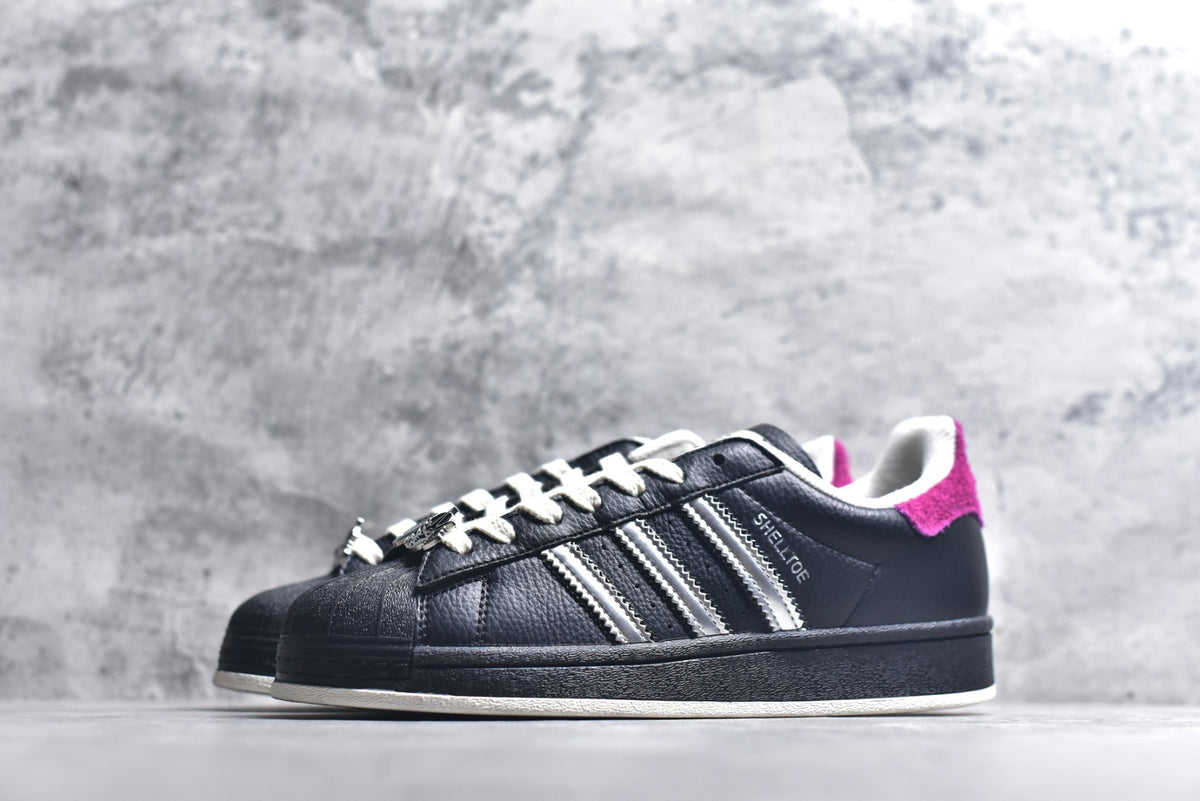 Teenage Mutant Ninja Turtles x Adidas Originals Superstar “Master Splinter” | Low-Top Casual Skate Shoe – Black/Silver/Red (IH7767)