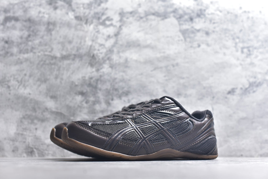 ASICS GEL-PHAI Z Retro Running-Inspired Casual Sneaker – Unisex | Style No. 1203B126-200