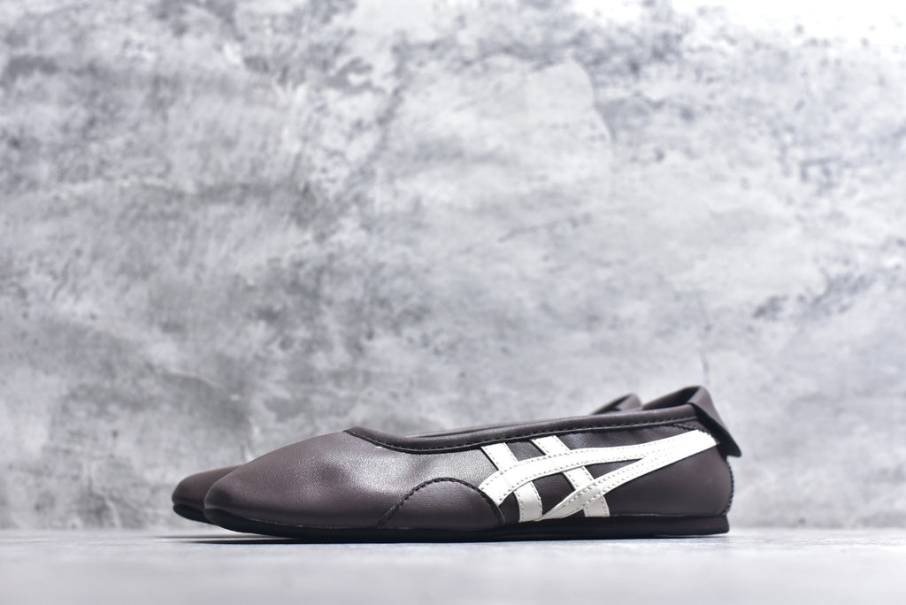 Onitsuka Tiger GYMNARINA Women's Tan Mary Jane Shoes
