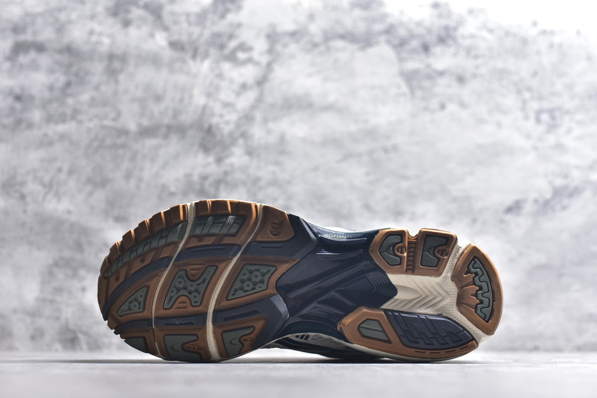 ASICS GEL-KAYANO 14 Retro Cushioned Running Shoes