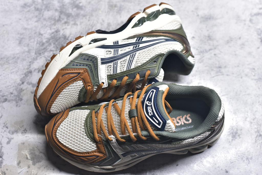 ASICS GEL-KAYANO 14 Retro Cushioned Running Shoes