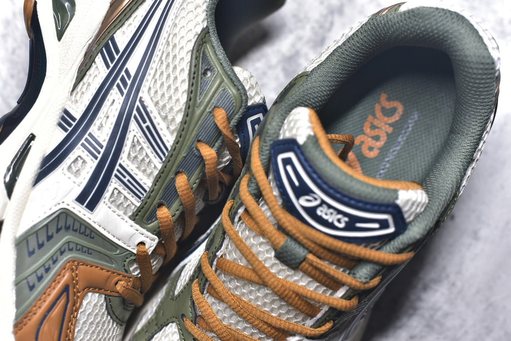 ASICS GEL-KAYANO 14 Retro Cushioned Running Shoes