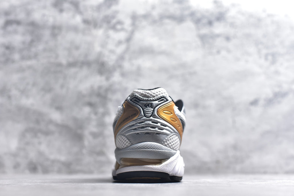 ASICS GEL-KAYANO 14 Retro Cushioned Running Shoes