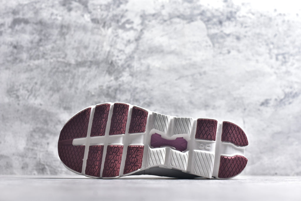 On Cloud X 4 Low-Top Training & Running Shoe – Unisex