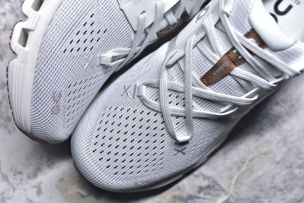 On Cloud X 4 Low-Top Training & Running Shoe – Unisex