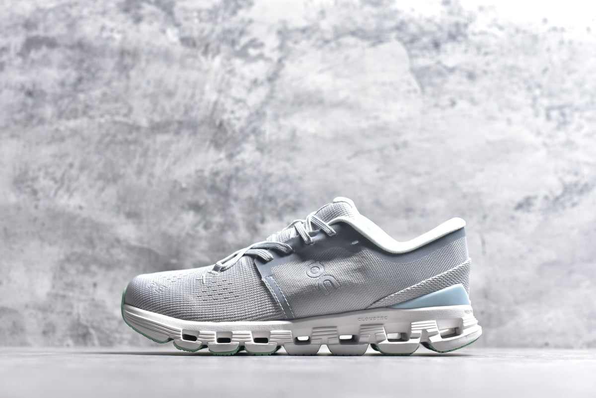 On Cloud X 4 Low-Top Training & Running Shoe – Unisex