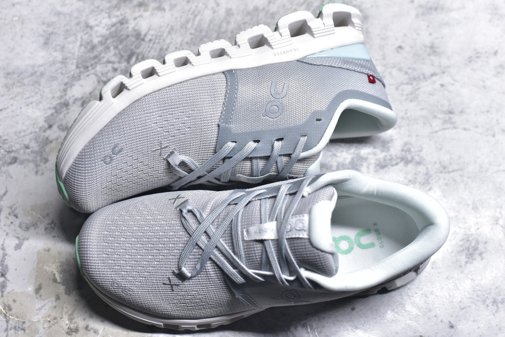 On Cloud X 4 Low-Top Training & Running Shoe – Unisex