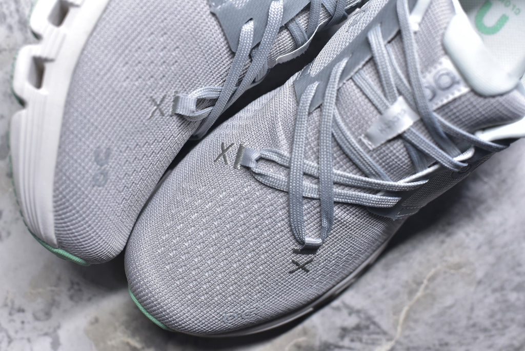 On Cloud X 4 Low-Top Training & Running Shoe – Unisex