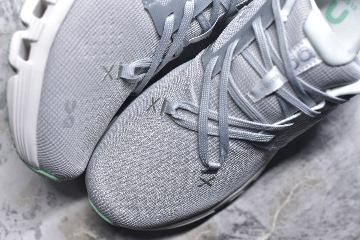 On Cloud X 4 Low-Top Training & Running Shoe – Unisex