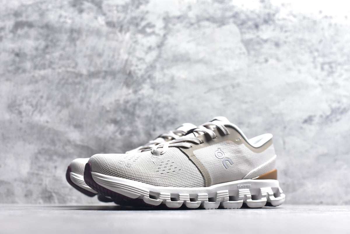 On Cloud X 4 Low-Top Training & Running Shoe – Unisex