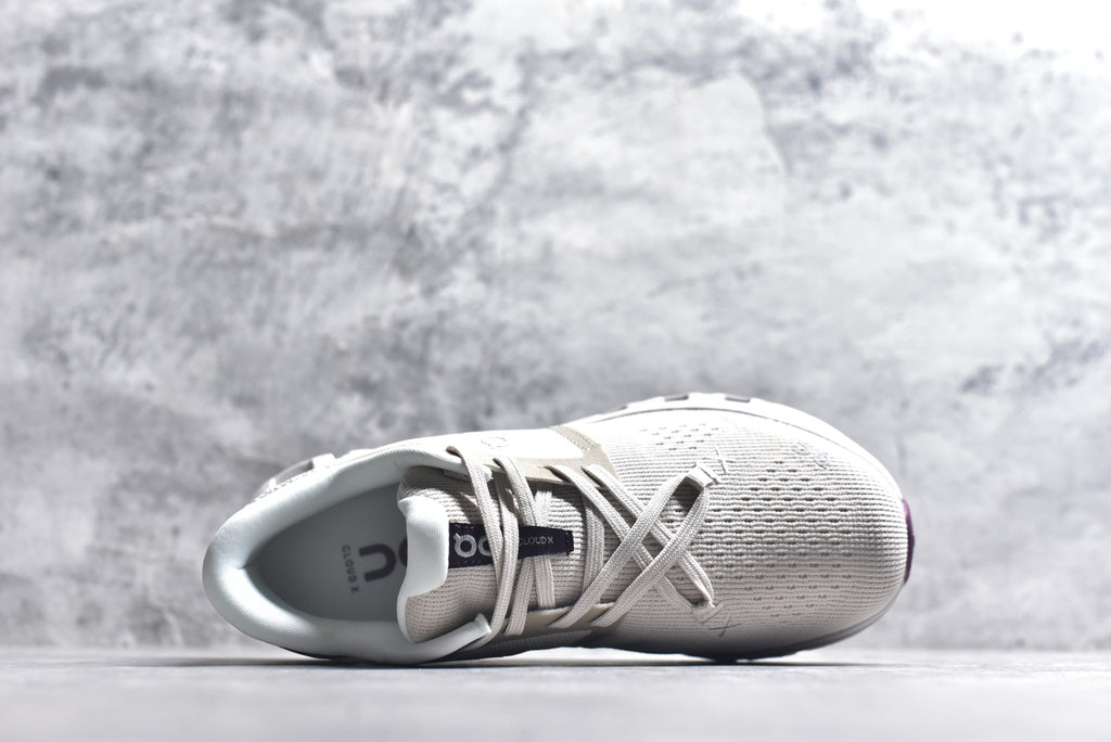 On Cloud X 4 Low-Top Training & Running Shoe – Unisex