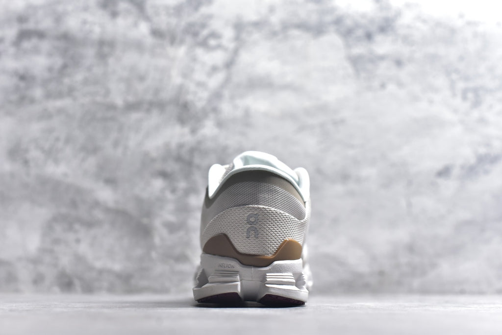 On Cloud X 4 Low-Top Training & Running Shoe – Unisex