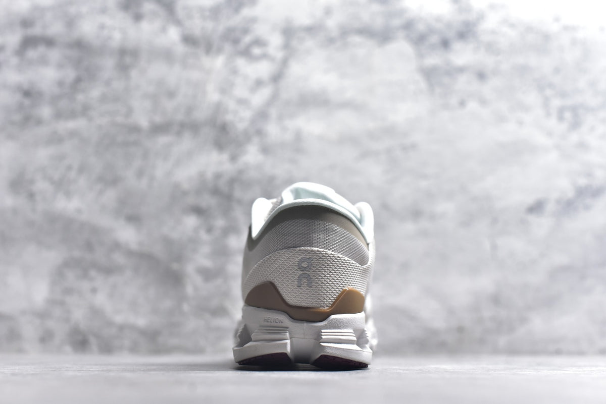 On Cloud X 4 Low-Top Training & Running Shoe – Unisex