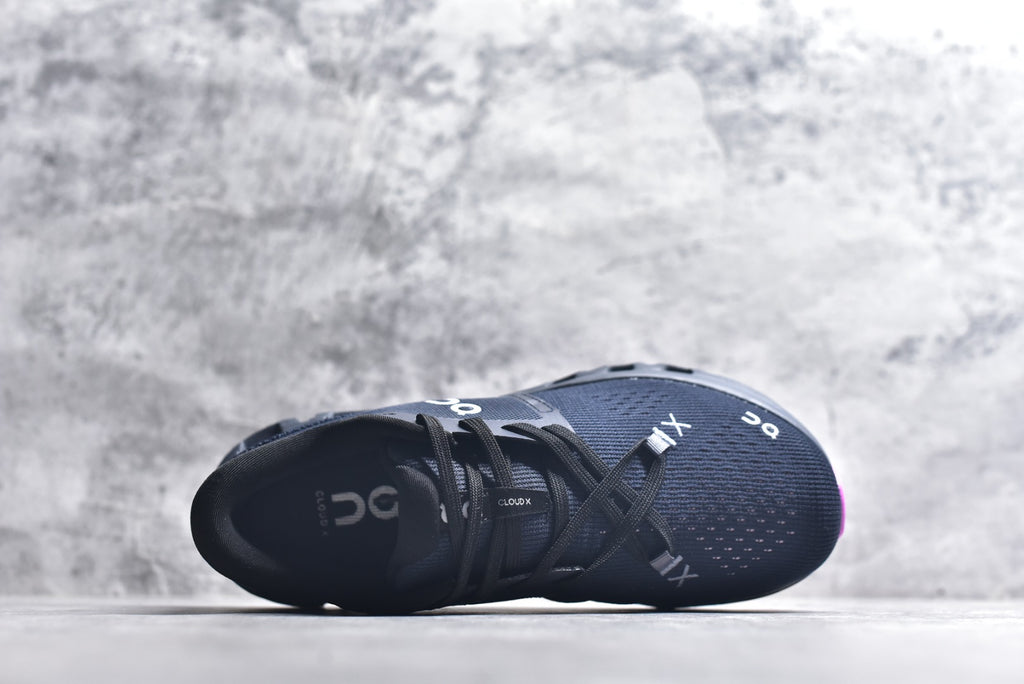 On Cloud X 4 Low-Top Training & Running Shoe – Unisex